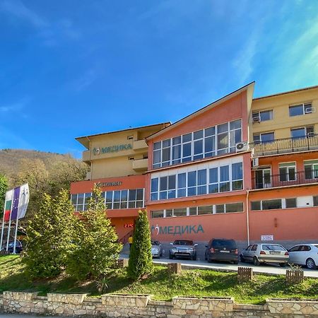 Balneo Comlex Medica Narechen Hotel Narechenski Bani Ngoại thất bức ảnh