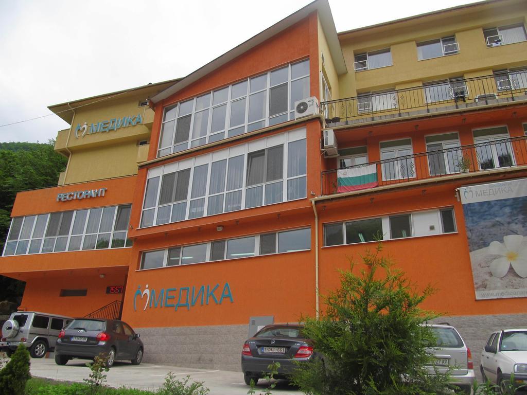 Balneo Comlex Medica Narechen Hotel Narechenski Bani Ngoại thất bức ảnh